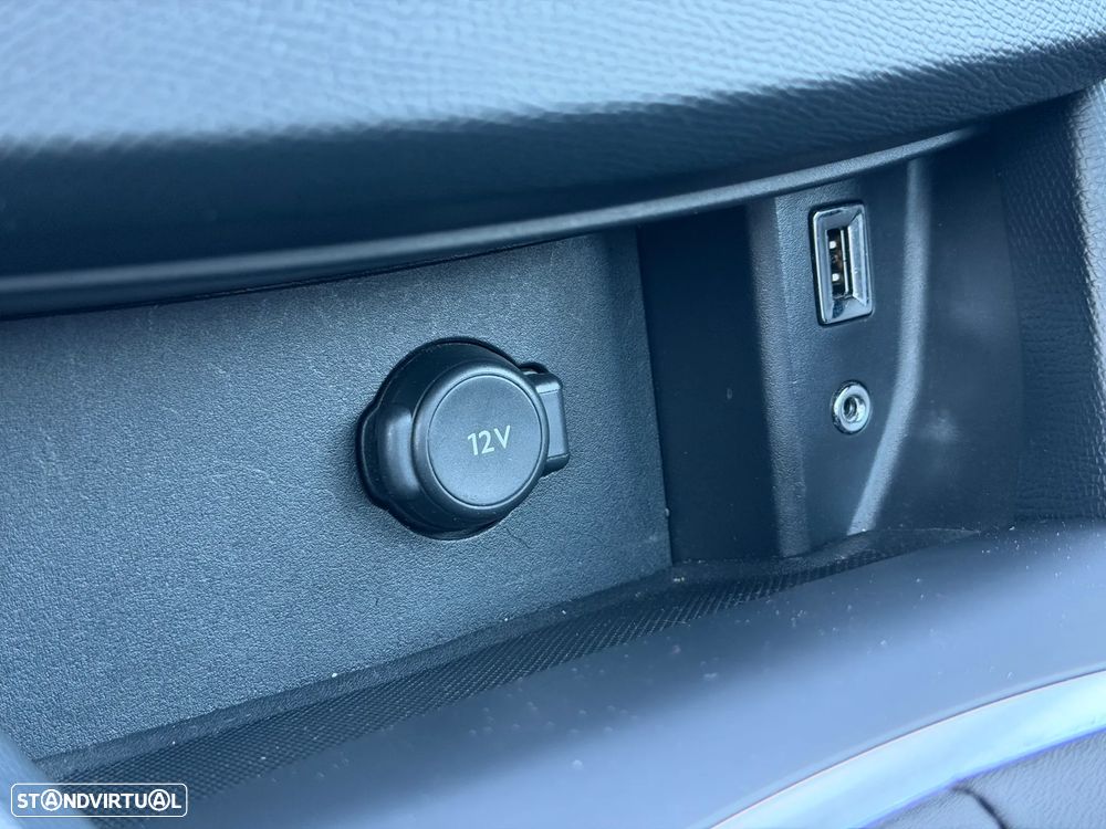 Peugeot 308 1.6 BlueHDi Allure J17 - 24