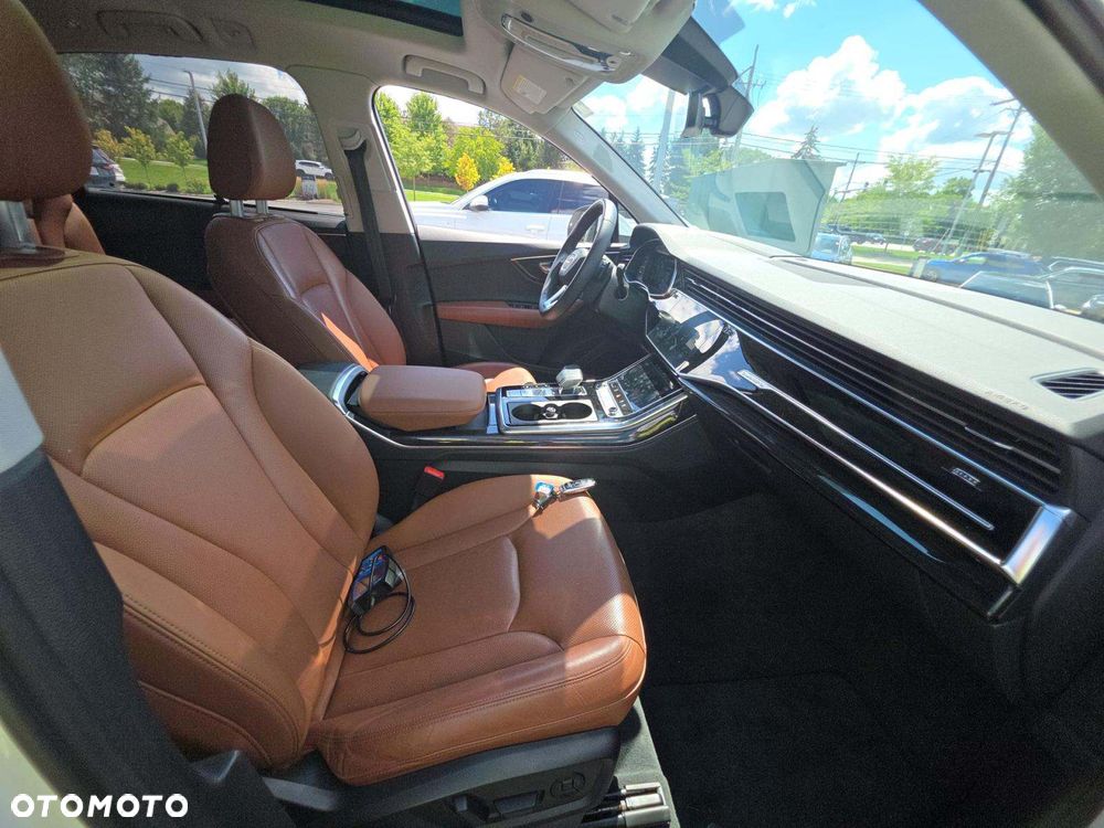 Audi Q7 - 10