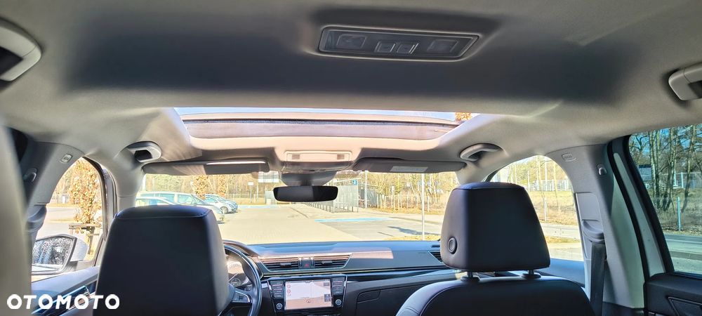 Skoda Superb 2.0 TDI L&K DSG - 19