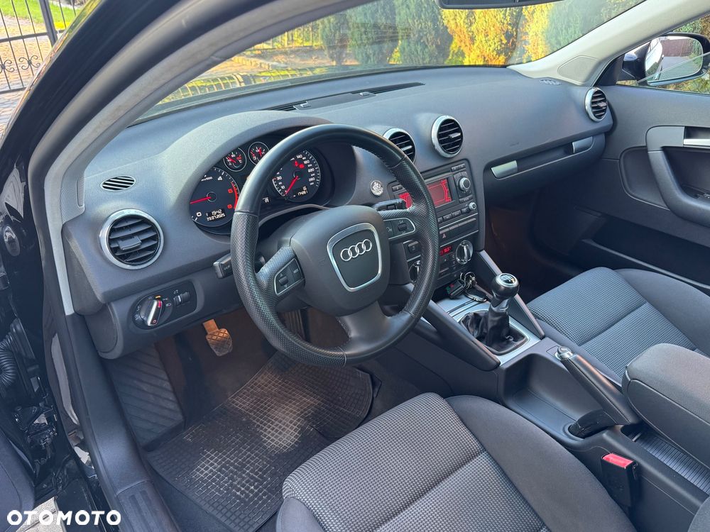 Audi A3 Sportback 2.0 TDI Ambiente - 8
