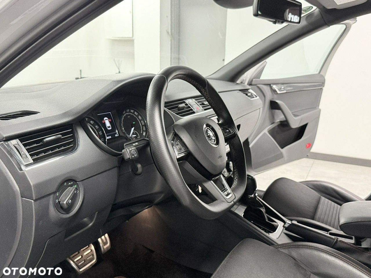 Skoda Octavia 2.0 TDI RS Challenge DSG - 41