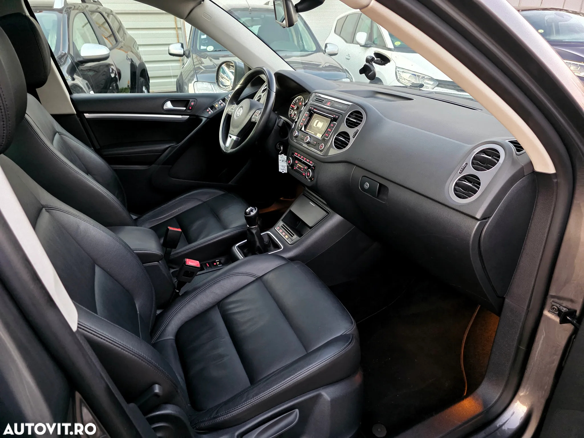 Volkswagen Tiguan 2.0 TDI DPF BlueMotion Technology Exclusive - 14