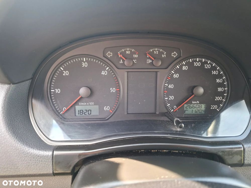 Volkswagen Polo 1.4 TDI Comfortline - 9