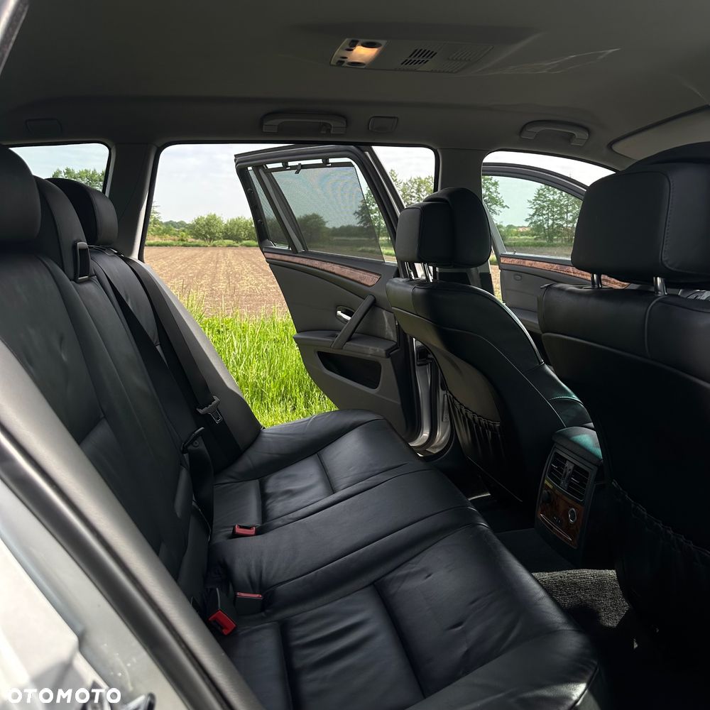 BMW Seria 5 520i - 15