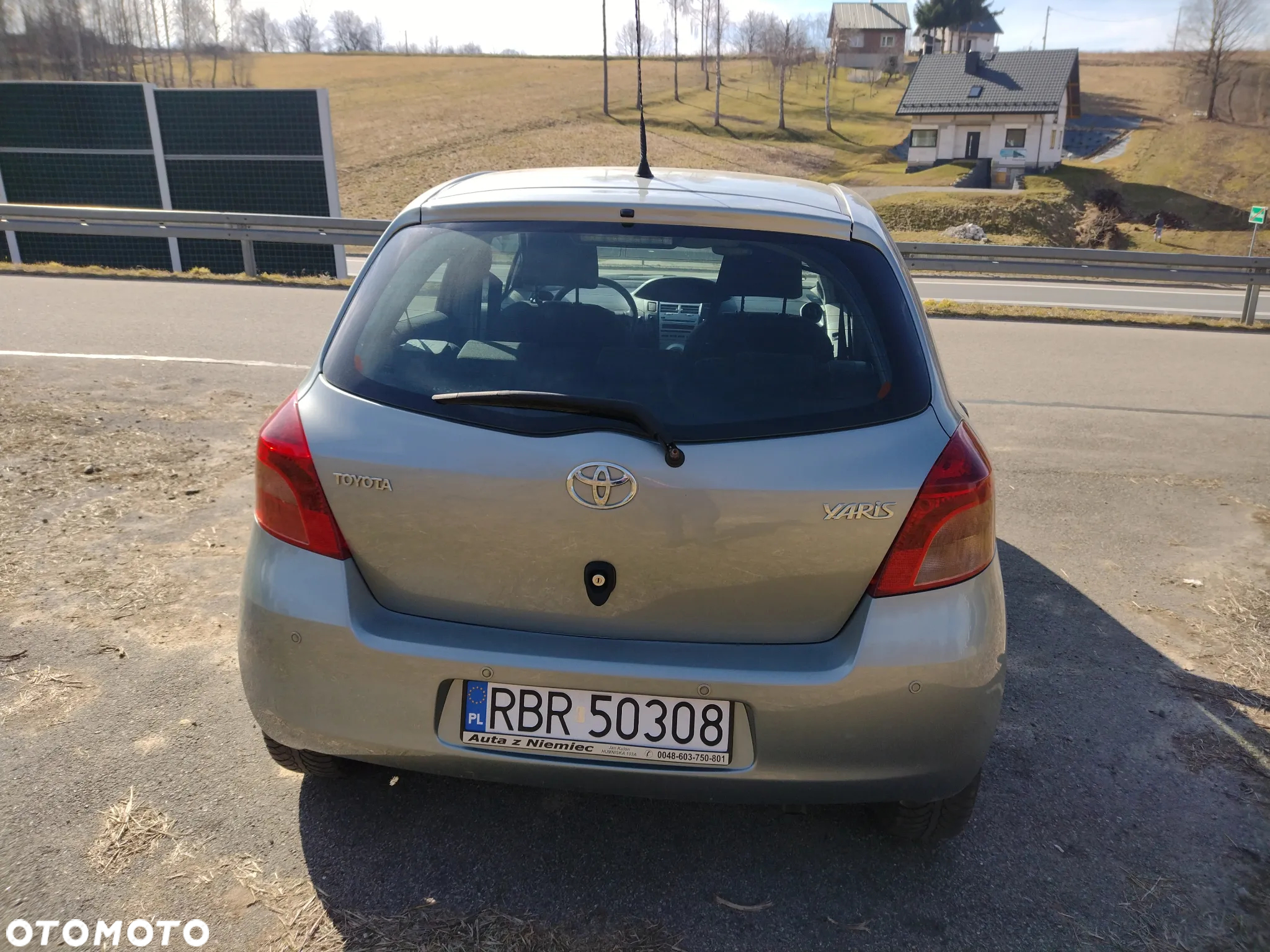 Toyota Yaris - 12