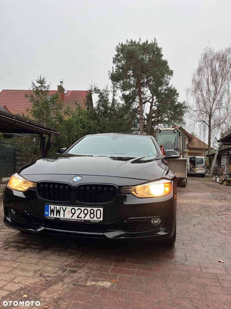 BMW Seria 3 328i Luxury Line - 2