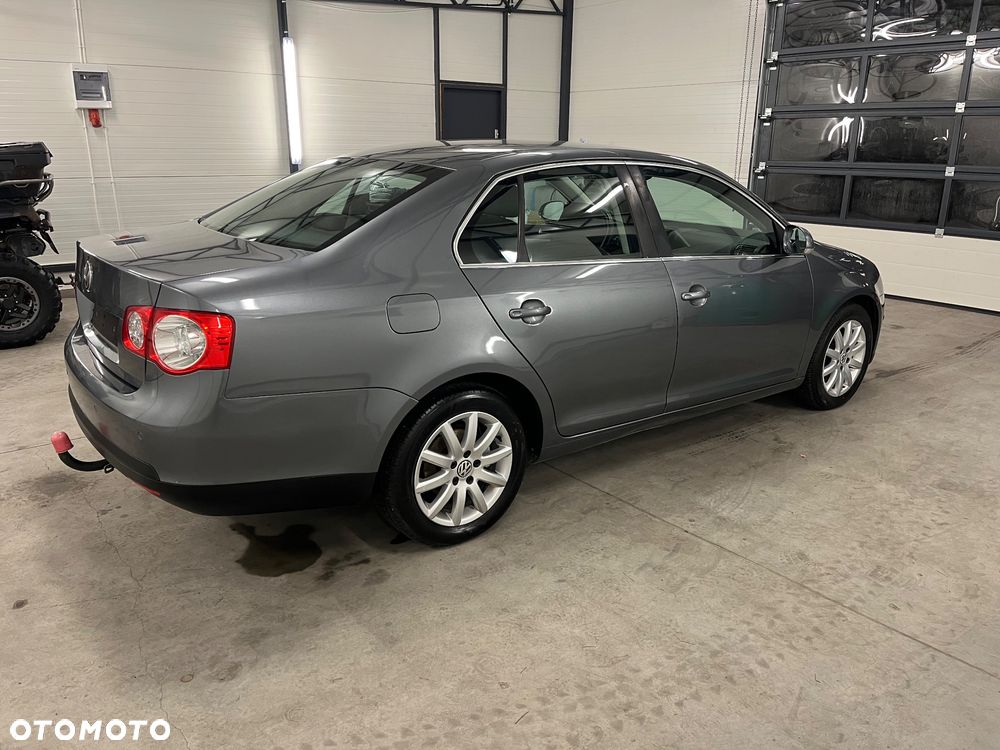Volkswagen Jetta 1.9 TDI DPF Comfortline - 11
