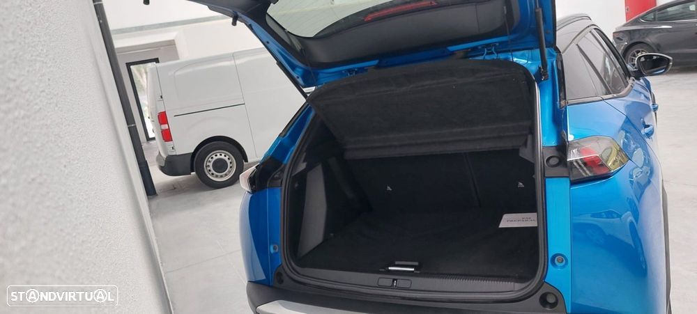 Peugeot e-2008 50 kWh GT - 13