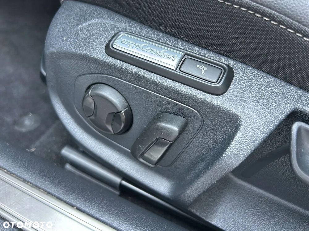 Volkswagen Arteon 2.0 TDI R-Line DSG - 36