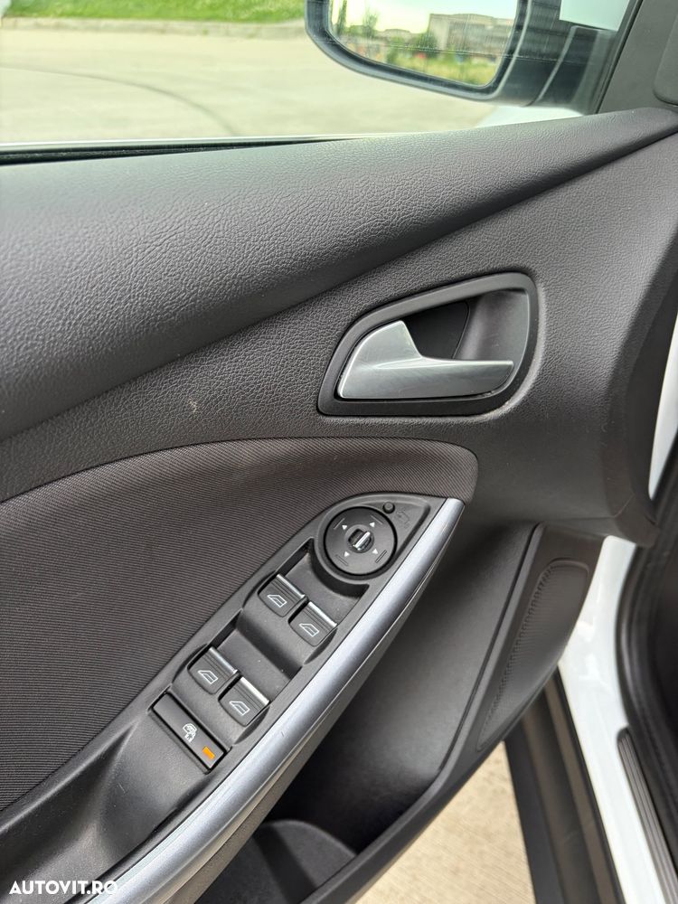 FORD Focus 2013 — imagine 9