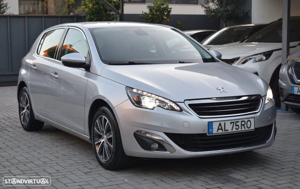 Peugeot 308 - 1