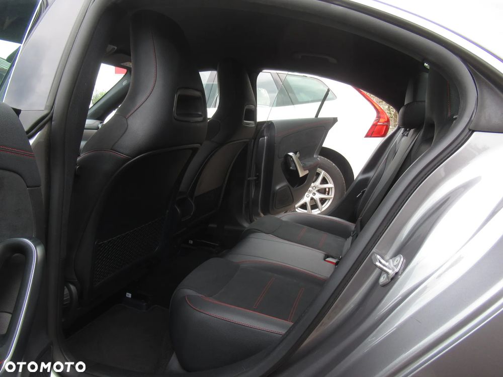 Mercedes-Benz CLA 200 AMG Line 7G-DCT - 8