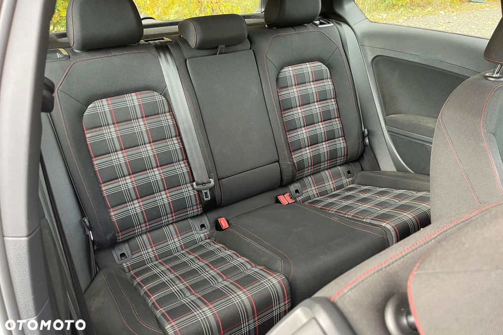 Volkswagen Golf GTI BlueMotion Technology DSG - 13