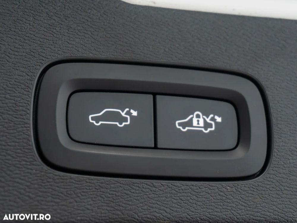 Volvo V60 T6 AWD Recharge Geartronic RDesign - 32