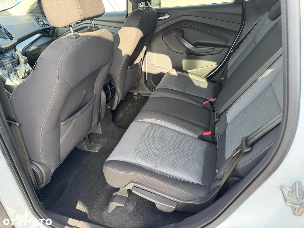 Ford Kuga 1.5 EcoBoost 2x4 Business Edition - 24