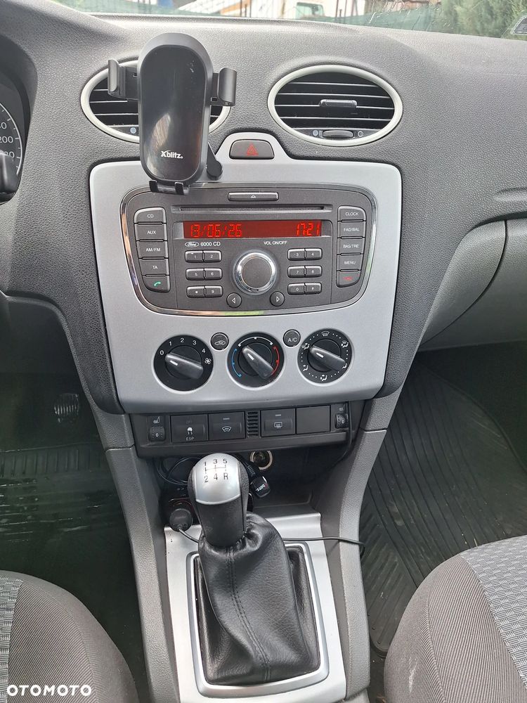 Ford Focus 1.8 FF Ambiente - 10