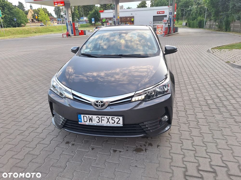 Toyota Corolla 1.6 Classic Plus - 1