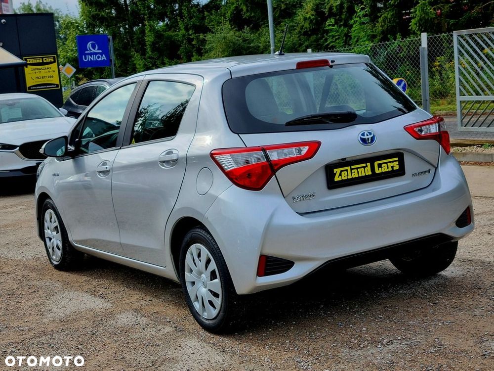 Toyota Yaris Hybrid 100 Active EU6 - 7