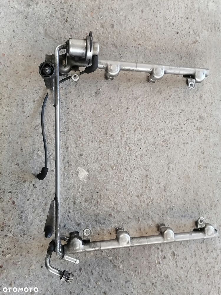 Listwa Wtryskowa Audi OE 077133681AA 3.7 4.2 V8 - 4