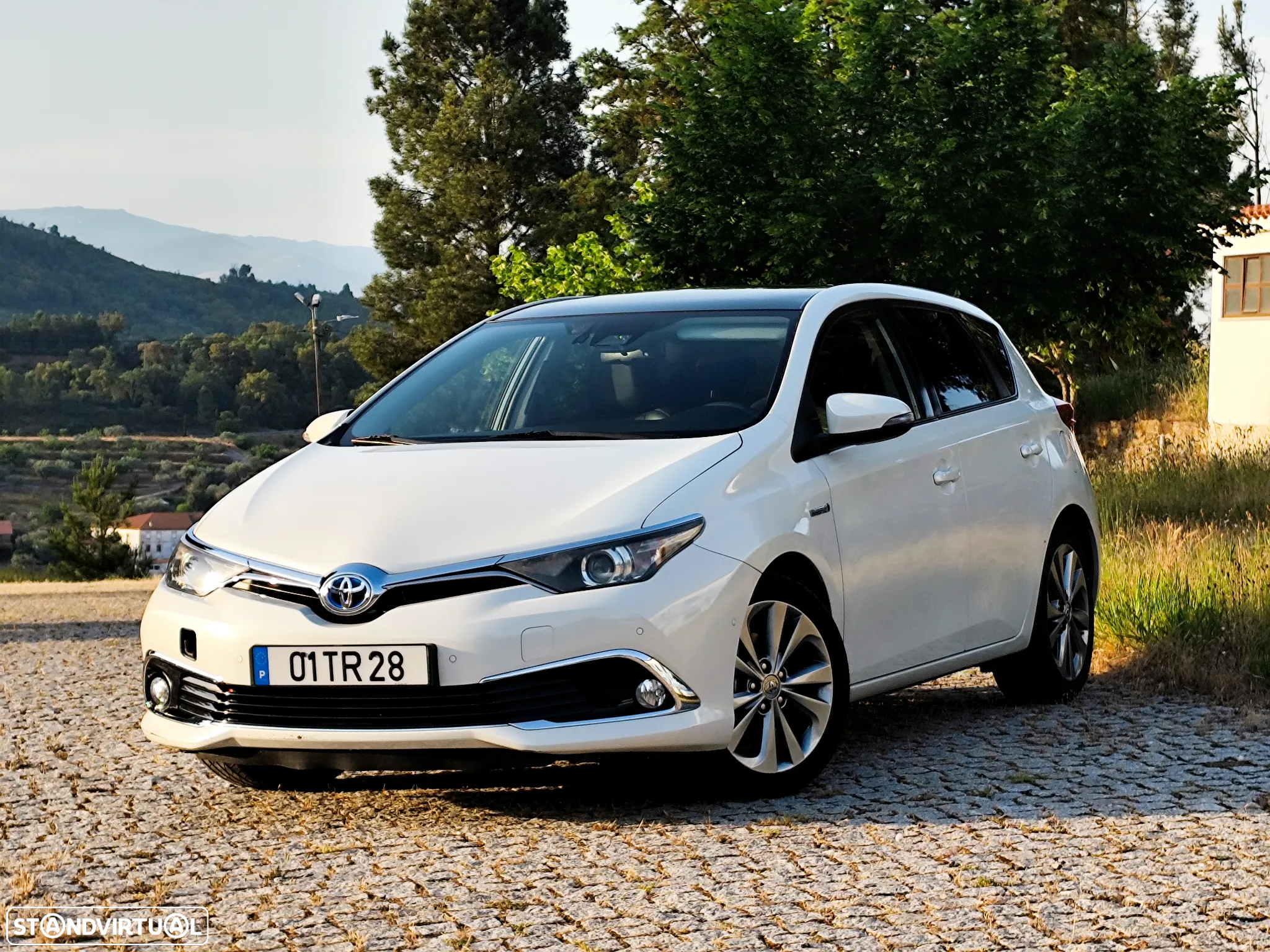 Toyota Auris 1.8 HSD Exclusive +TSS+Navi - 2