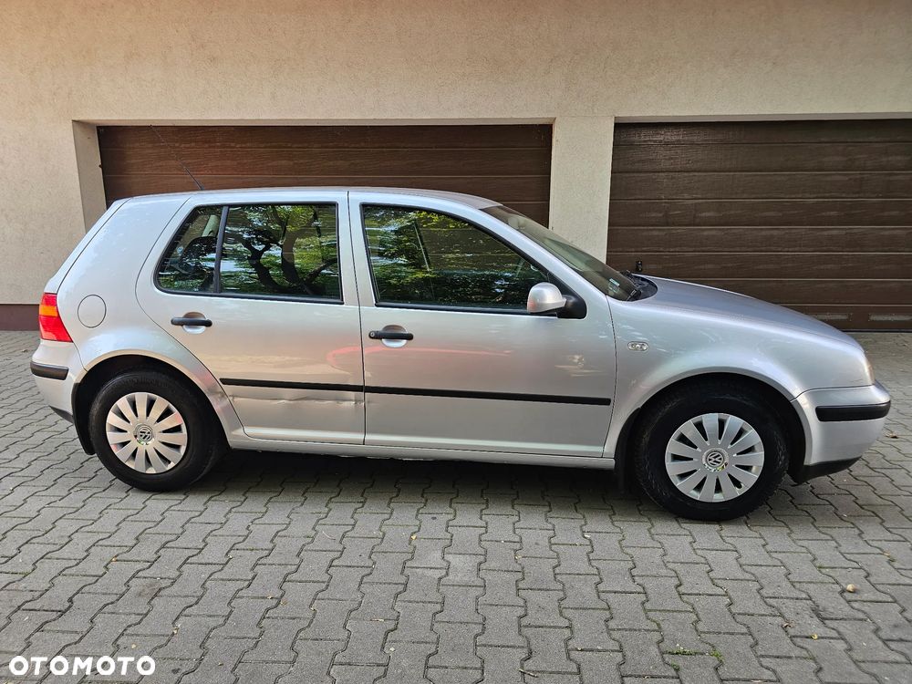 Volkswagen Golf 1.6 Basis - 5