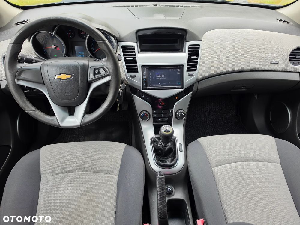 Chevrolet Cruze 1.6 - 9