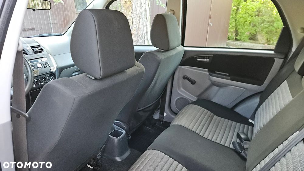 Suzuki SX4 1.6 Comfort - 12