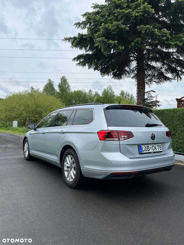 Volkswagen Passat Variant 2.0 TDI SCR DSG BlueMotion Comfortline - 5
