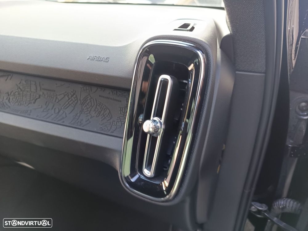 Volvo XC 40 Recharge Core - 22