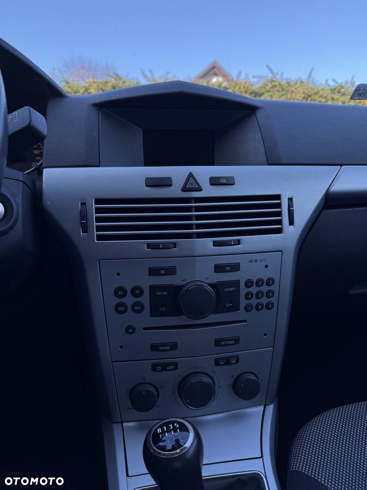 Opel Astra - 4