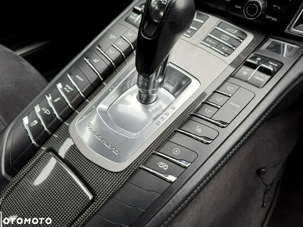 Porsche Panamera - 23