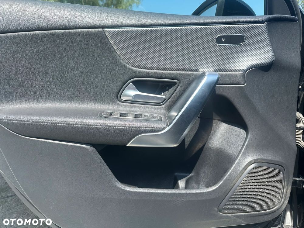 Mercedes-Benz Klasa A 180 Progressive 7G-DCT - 17