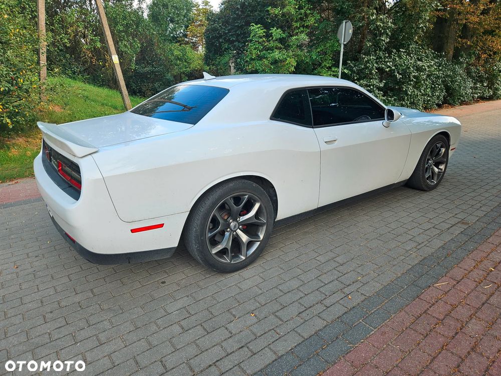 Dodge Challenger - 4