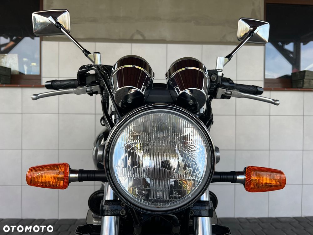 Yamaha XJR - 33