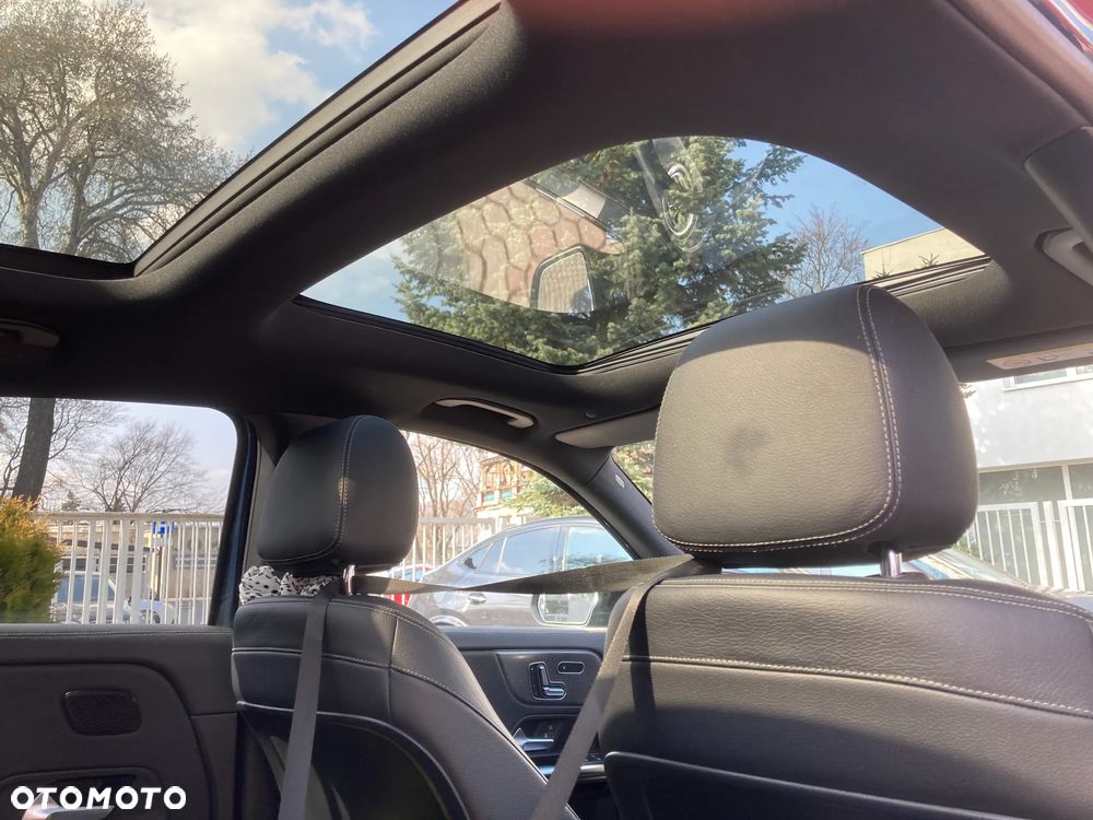 Mercedes-Benz GLA - 12