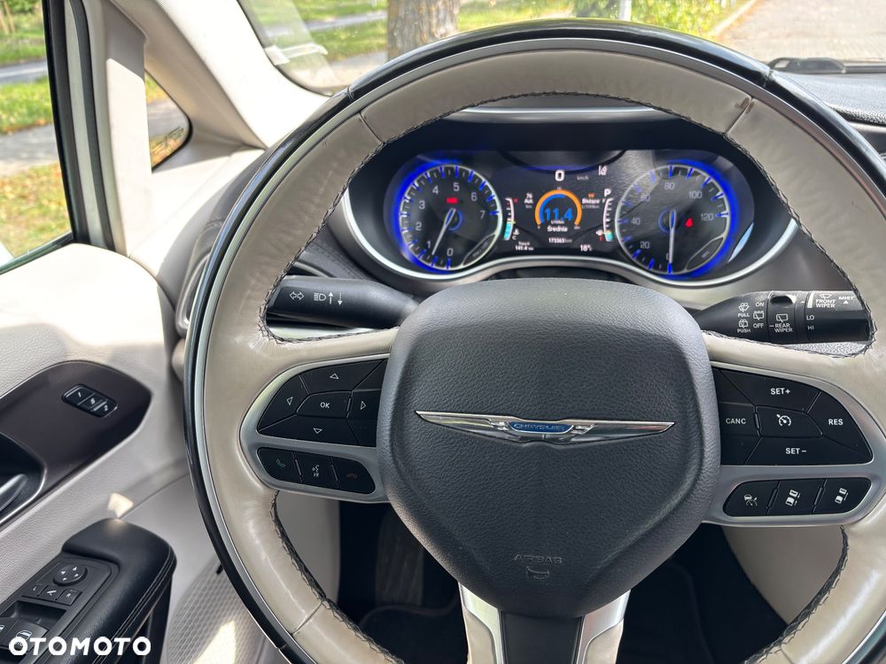 Chrysler Pacifica - 20