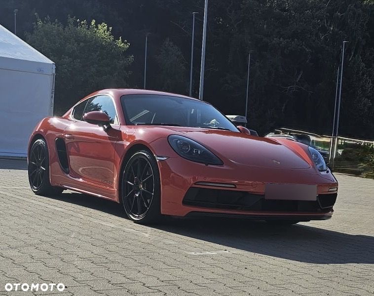 Porsche 718 Cayman - 12