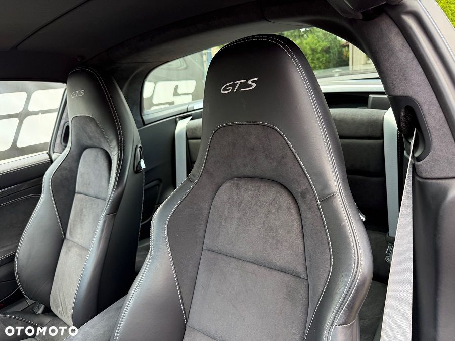 Porsche 911 Targa 4 GTS PDK - 22