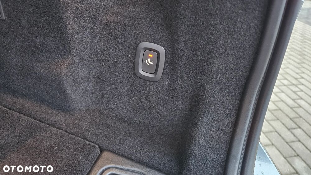 Volvo XC 60 D4 R-Design - 10