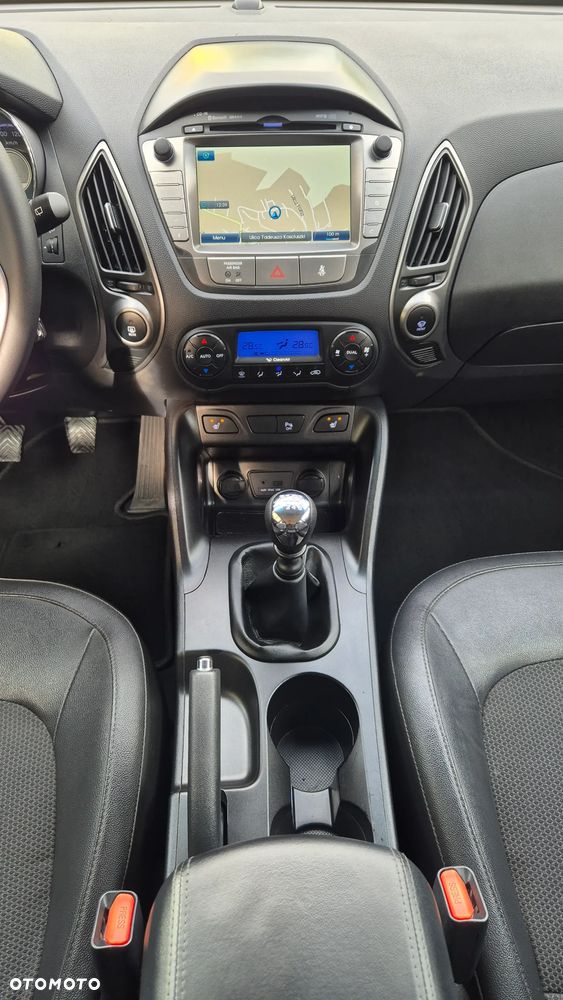 Hyundai ix35 1.7 CRDi 2WD blue Finale Gold - 28