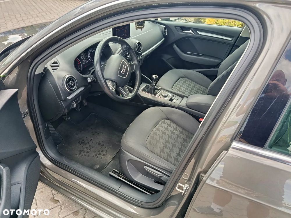 Audi A3 Sportback 1.6 TDI Ambiente - 10