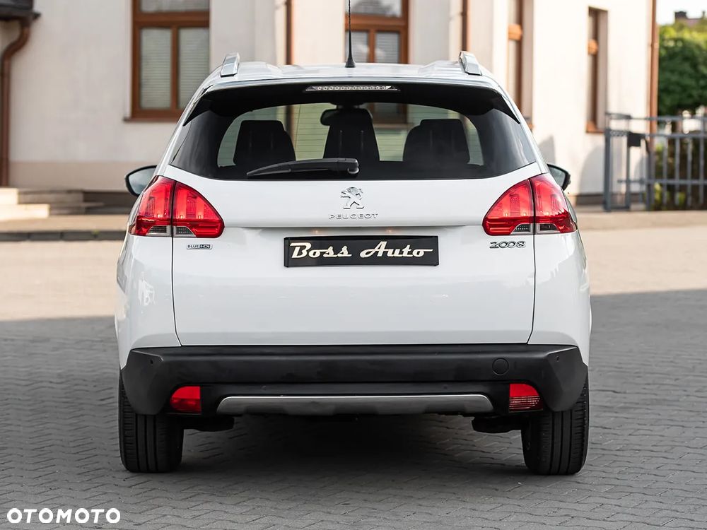 Peugeot 2008 1.6 BlueHDi Allure S&S - 11