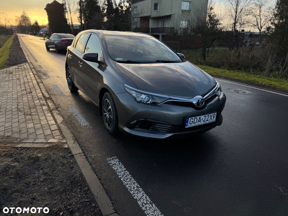 Toyota Auris 1.33 VVT-i Comfort - 2