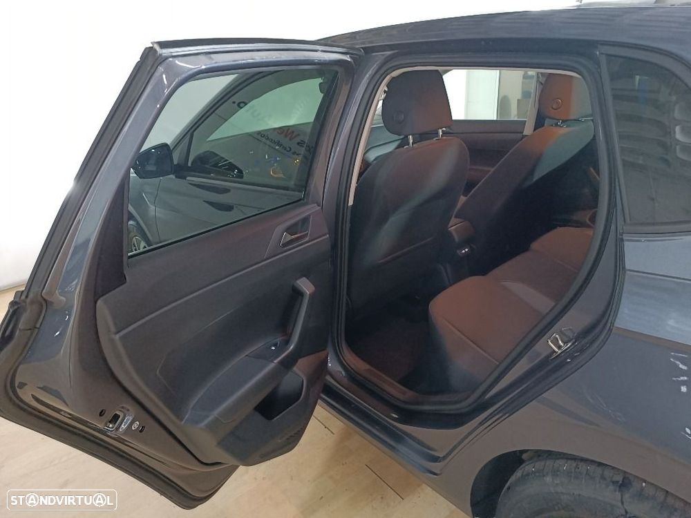 VW Polo 1.0 TSI Urban DSG - 12