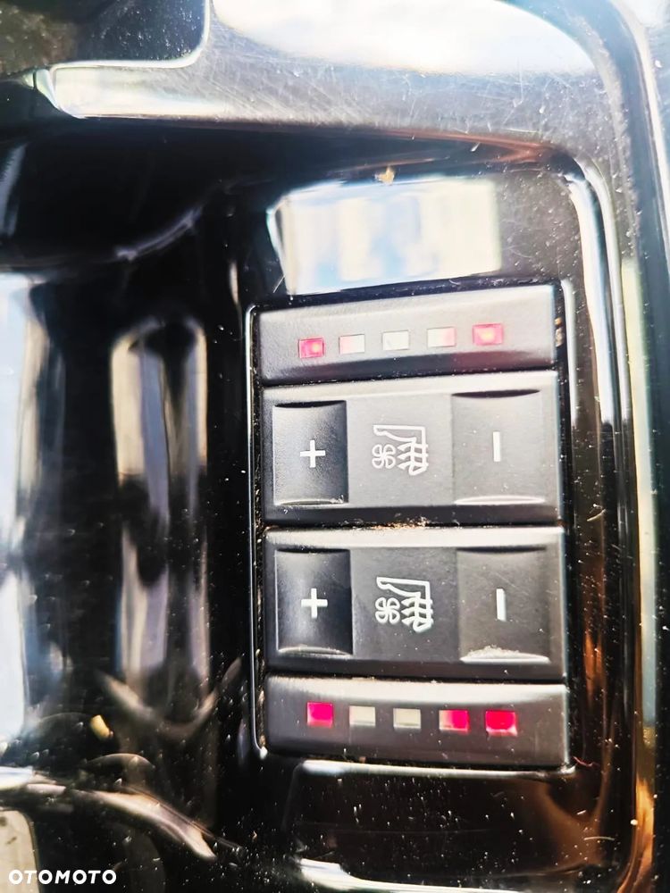 Ford S-Max 2.0 TDCi DPF Titanium X - 37