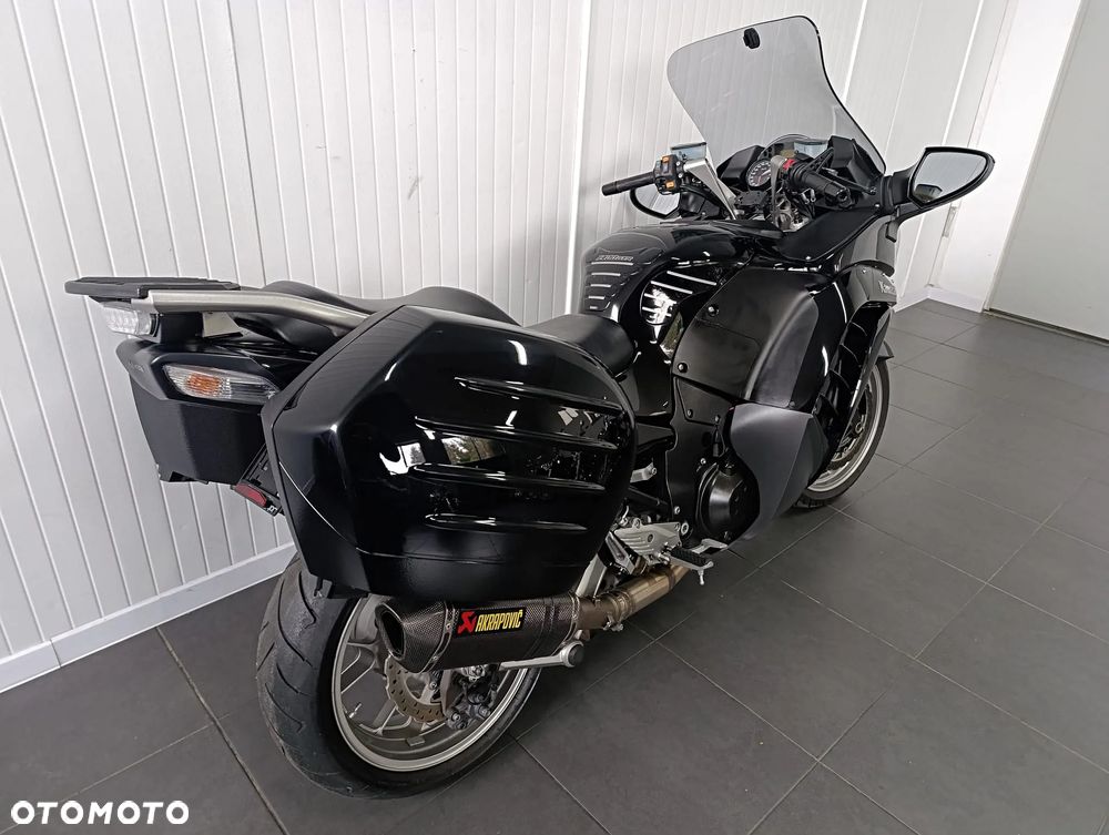 Kawasaki GTR - 3