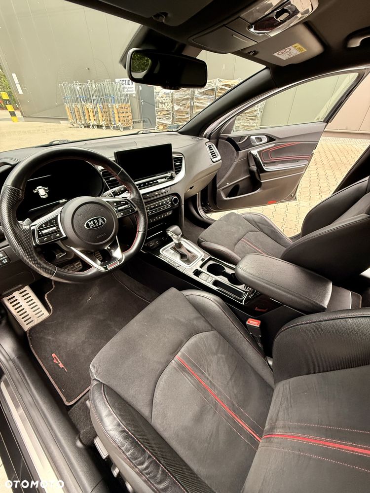 Kia ProCeed 1.6 T-GDI GT DCT - 11
