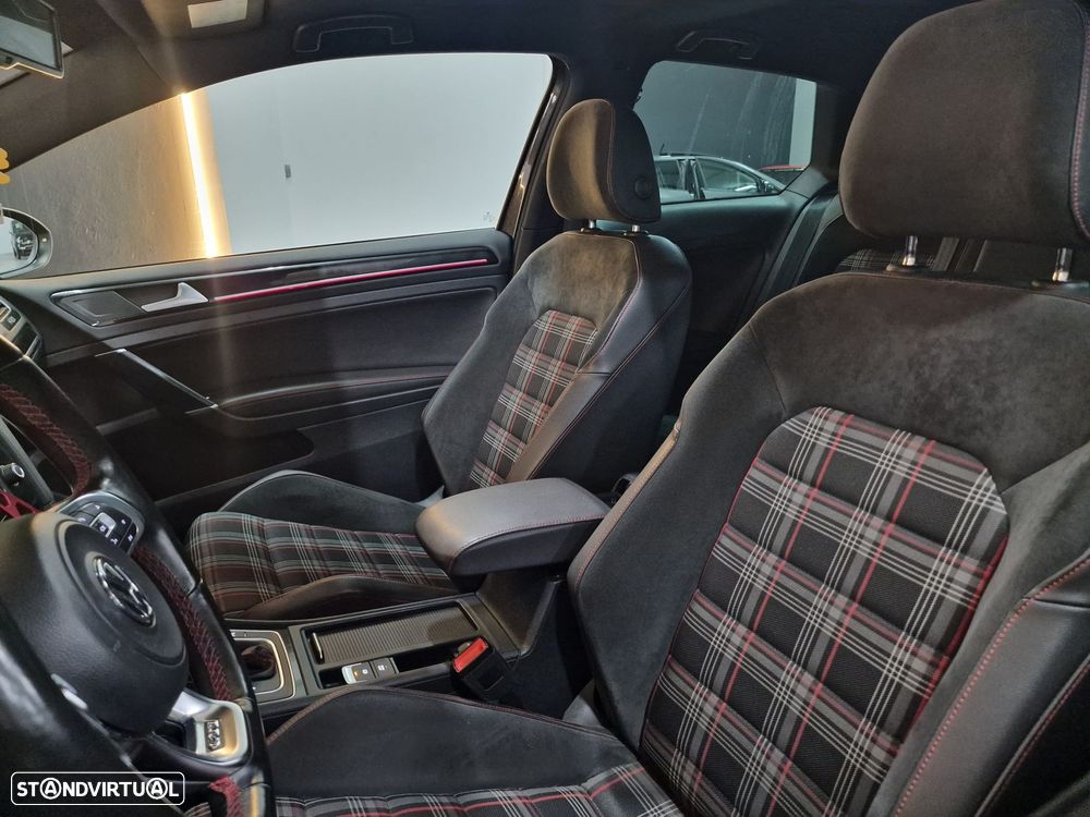 VW Golf 2.0 TSi GTi DSG - 20