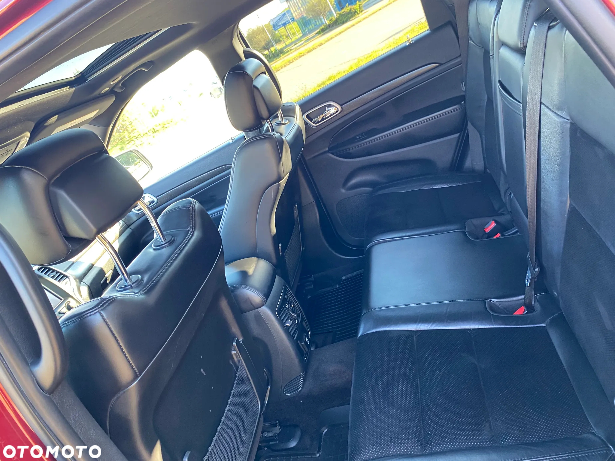 Jeep Grand Cherokee - 23