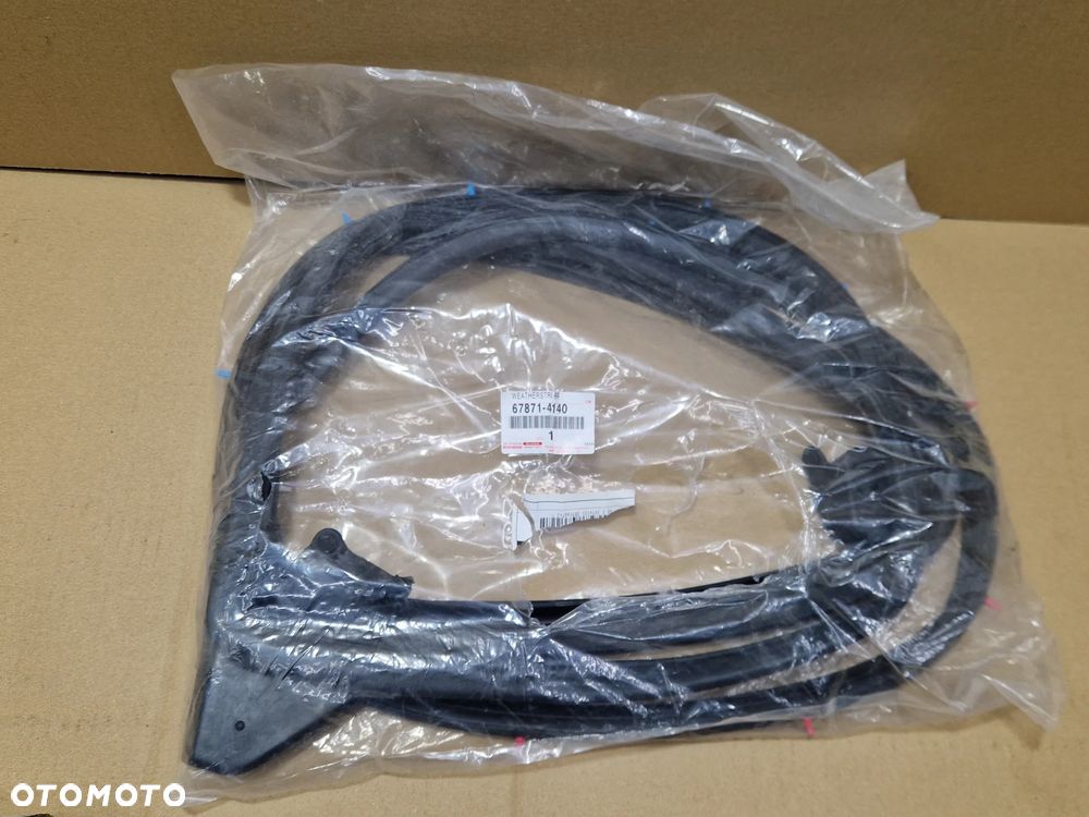 NOWA Toyota RAV4 V uszczelka drzwi prawy tył tylna 18- 24 67871-42140